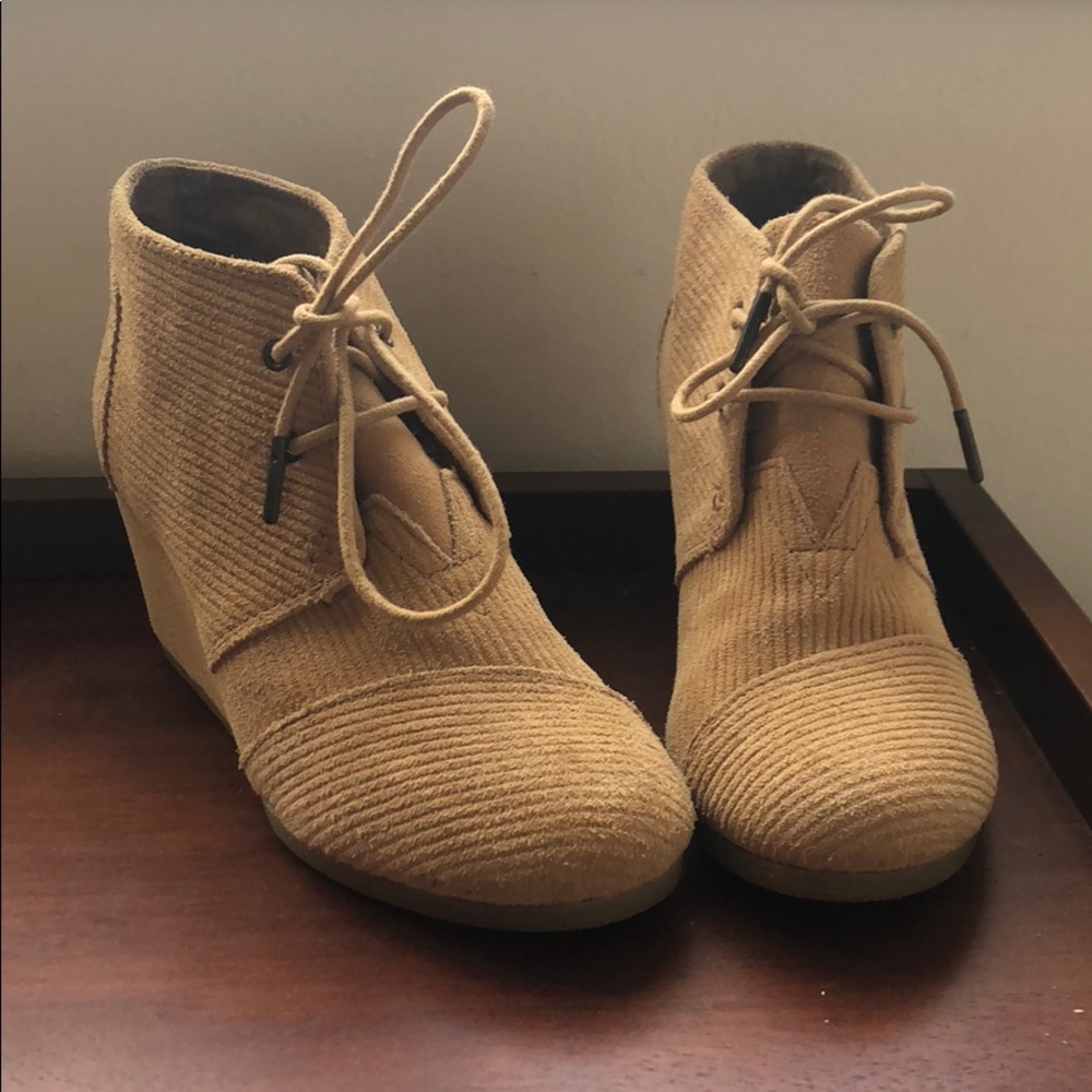 Toms Suede Booties
